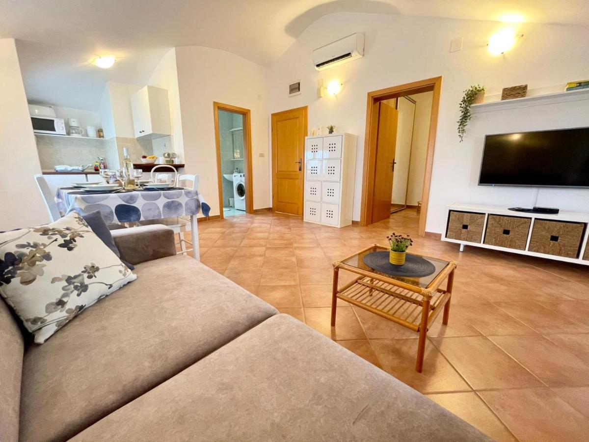 Apartments Ladonja เมดูลิน ภายนอก รูปภาพ